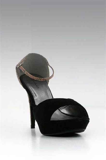 Buy Black Heeled Shoes for Women by CLARKS Online | Ajio.com-thanhphatduhoc.com.vn